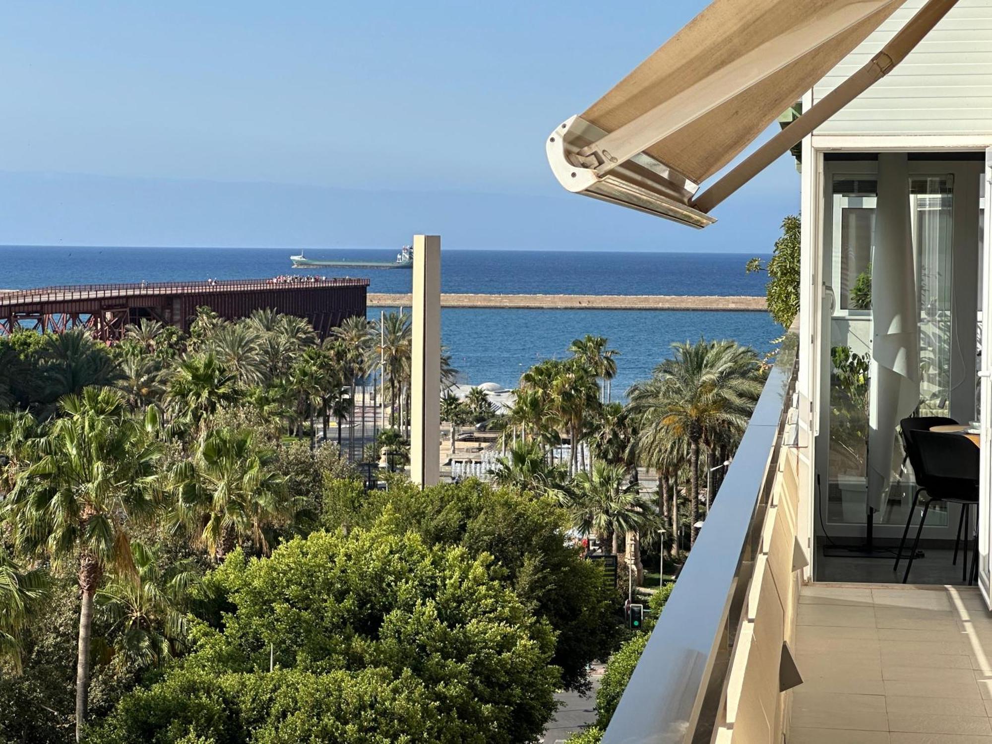 The Penthouse Apartment Almeria Bagian luar foto